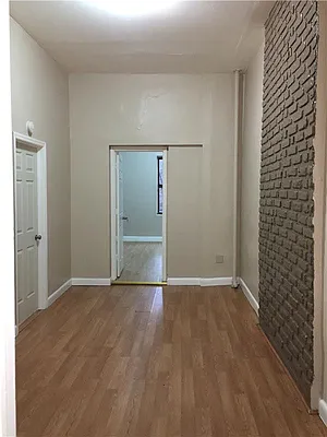 Rented by R New York | media 38