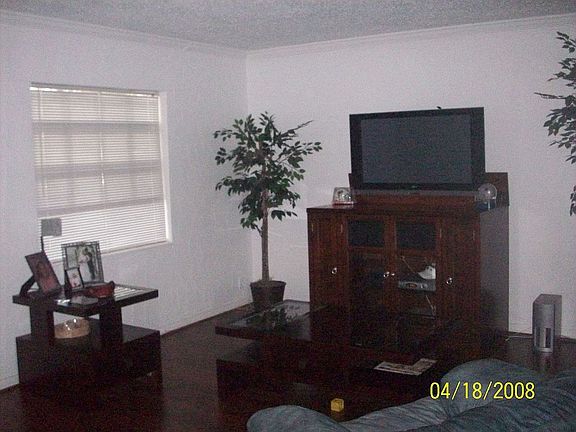 5th image of 811 W Bougainvillea Ave