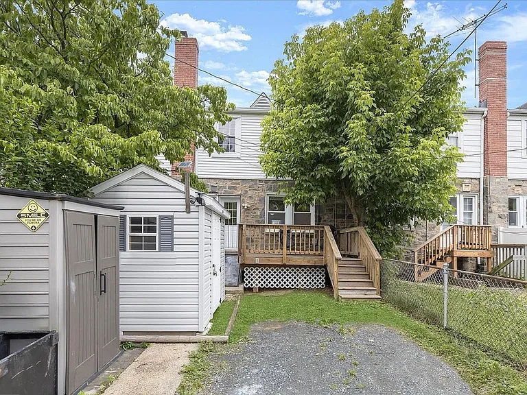 8 Enjay Ave — Photo 44