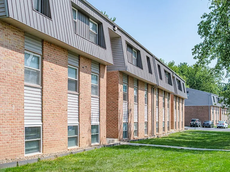 Colonial Glen — Photo 18