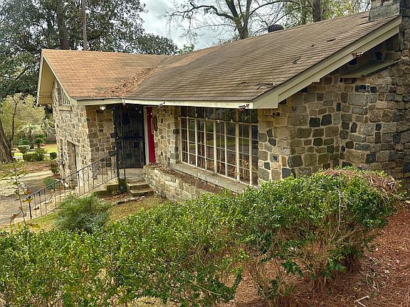 2nd image of 5231 Colonial Cir N