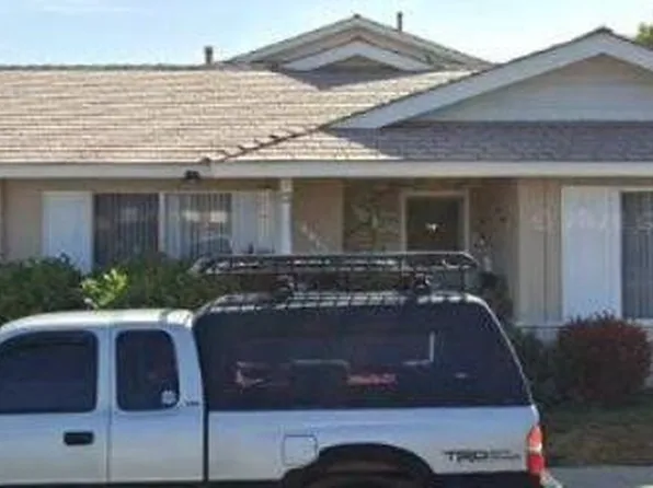 16612 Bartlett Ln #4, Huntington Beach, CA 92647