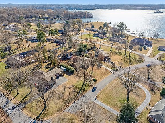 4th image of 289 Lake Terrace Dr