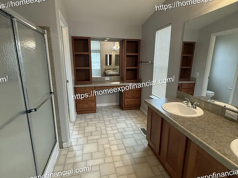 26590 Franklin Ave — Photo 29