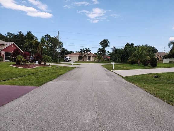 4th image of 183 SW Pilsner Cir