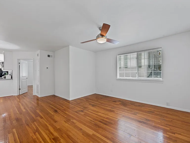 210 Emerson St #3 — Photo 5