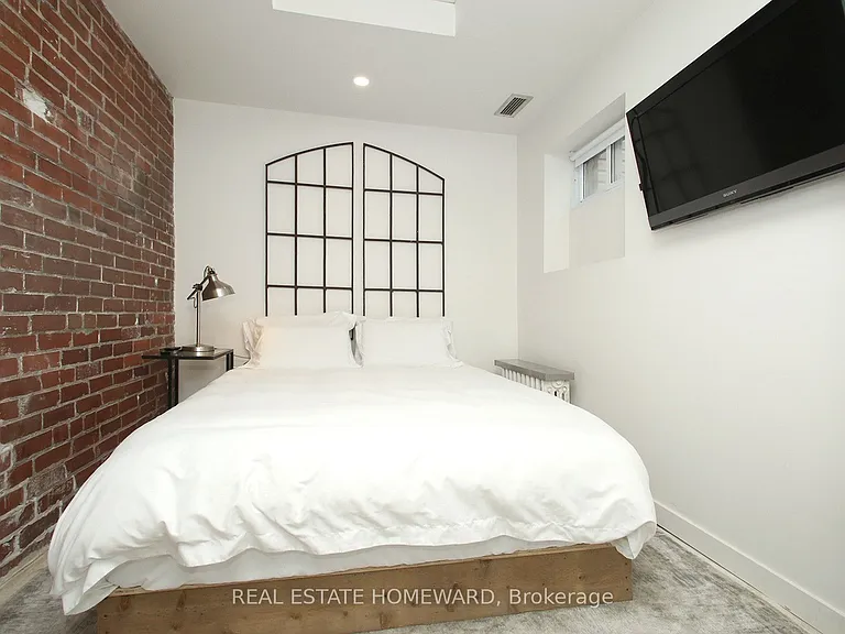 147 Boston Ave — Photo 11