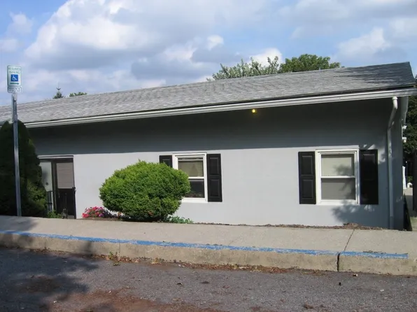 3300 Quarry St, Whitehall, PA 18052