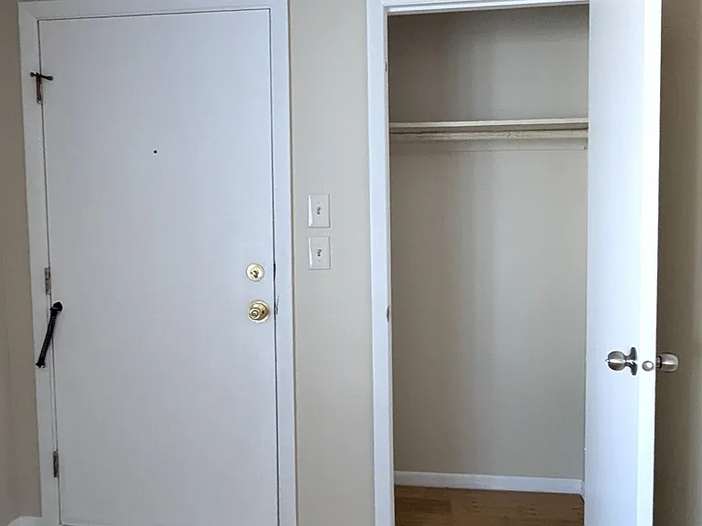 35 Parkwood St #2 — Photo 4