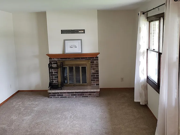 4272 W Alvina Ave #1 — Photo 2