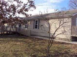 414 E 4th St, Edgerton, KS 66021