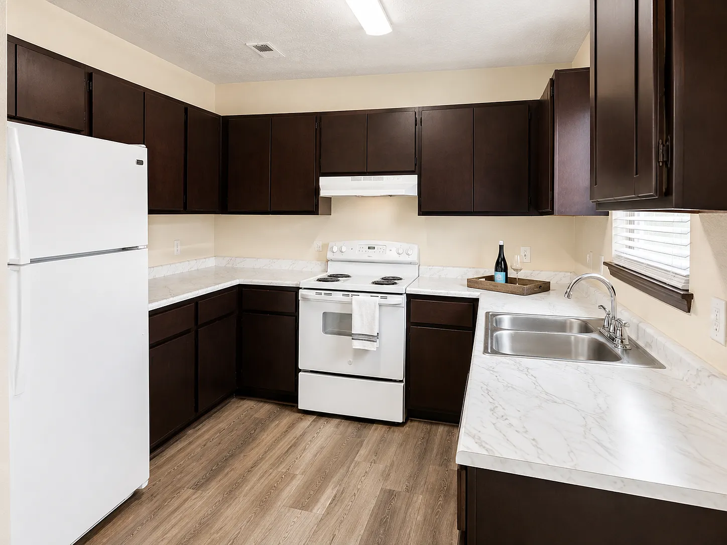 2 bed, 2.5 bath, 1166 sqft, $1,650 — Photo 3