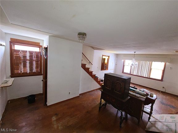 4th image of 3558 Dallas Ave