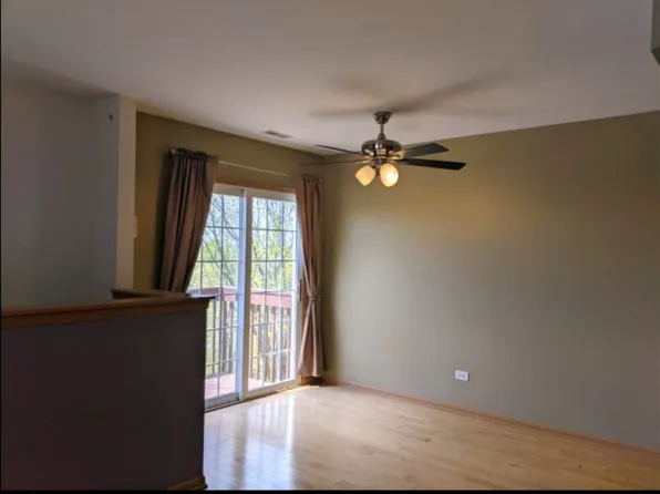 606 Foxridge Dr #606, Fox Lake, IL 60020