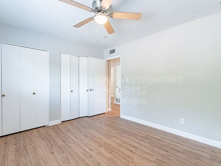 110 W Seldon Ln — Photo 34