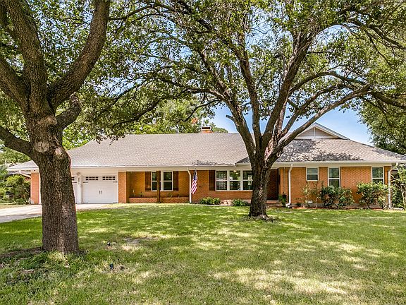 5th image of 4601 Holiday Ln E
