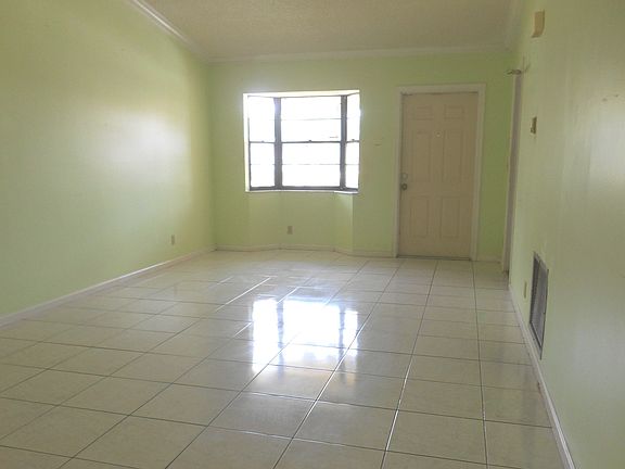 5th image of 4941 NW 92nd Ave