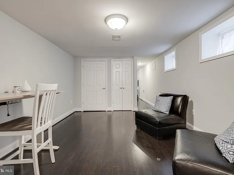142 W Clement St — Photo 30