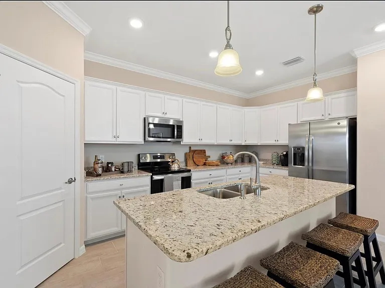 16265 Alcira Cir — Photo 2