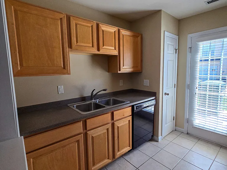 9819 Layla Ave — Photo 10