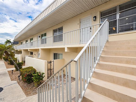 4th image of 843 SE 46th Ln #6