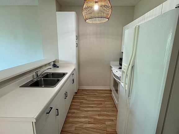 2nd image of 3009 Ala Makahala Pl APT 109