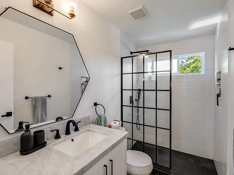 70 Mariani Ct — Photo 40