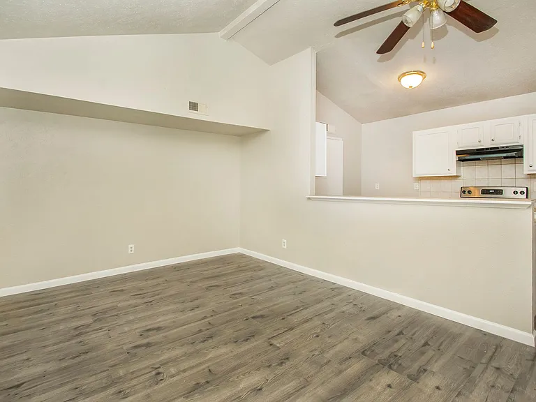 7062 Pineberry Rd — Photo 5