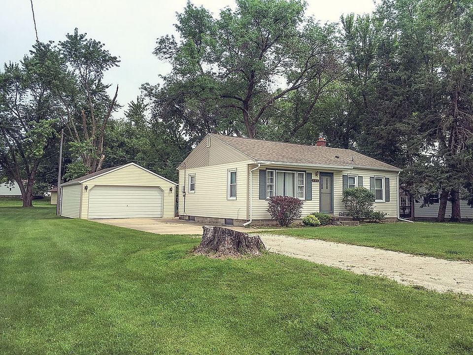 1st image of 208 Marie Ave