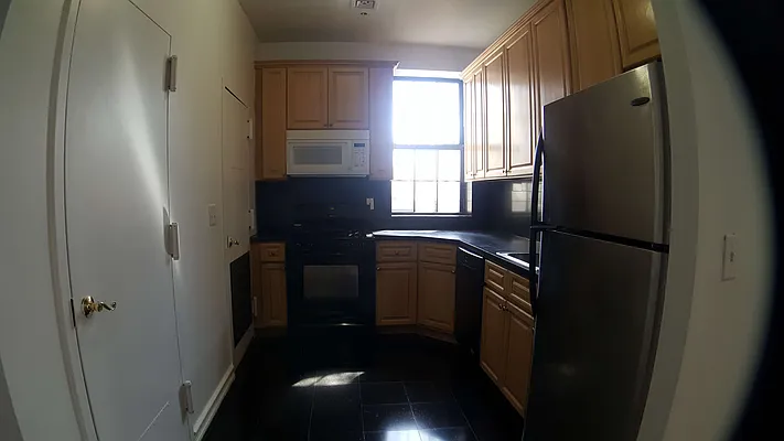 Rented by Sprint Realty | media 18