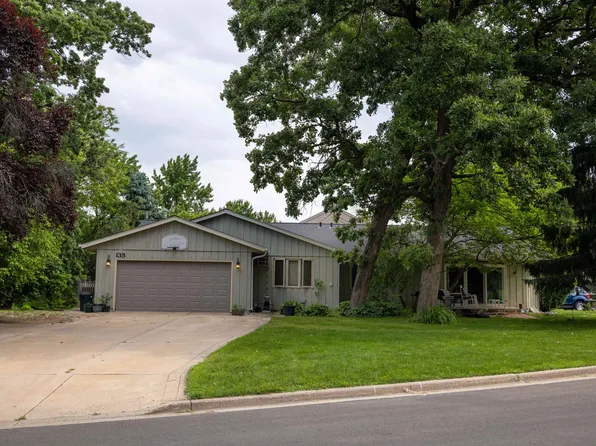 133-135 Woodview Dr, Cottage Grove, WI 53527