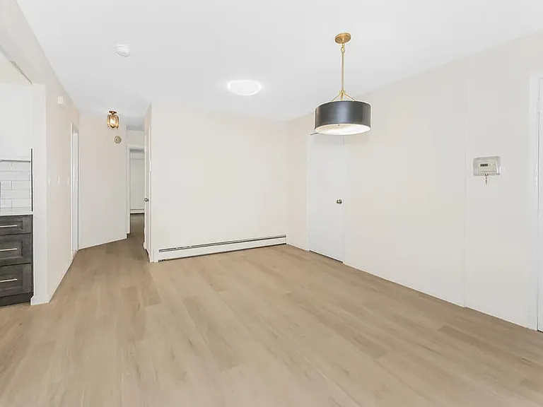 520 Kappock St #2 — Photo 6