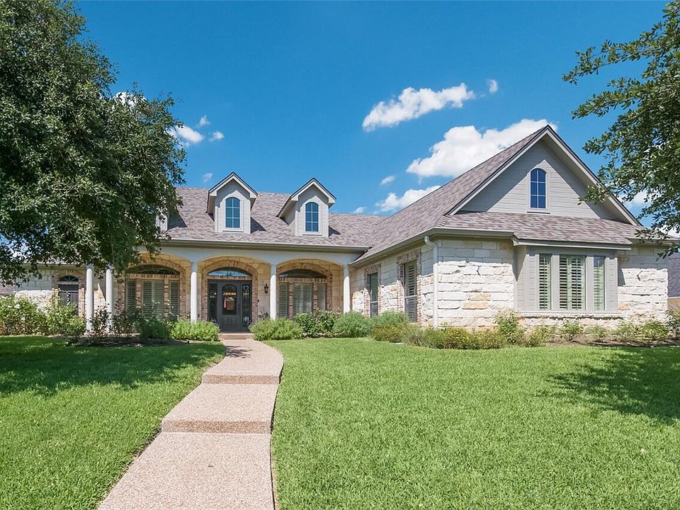 1st image of 1112 Castle Bluff Cir