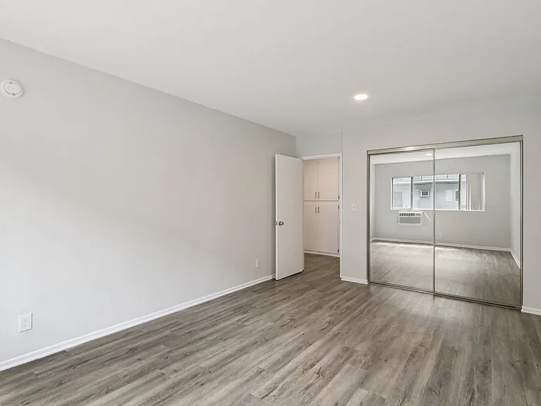 4950 Coldwater Canyon — Photo 16