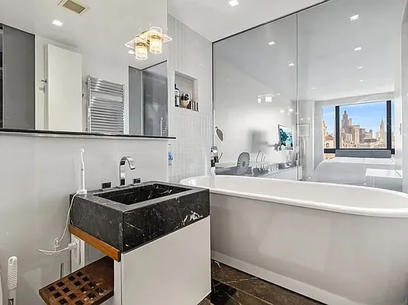 1 Irving Pl APT G19d, New York, NY 10003