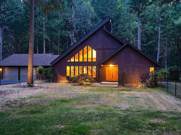 484 Round Prairie Rd, Wilderville, OR 97543