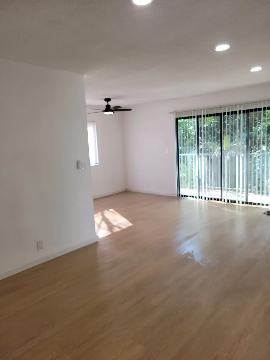 Building Photo - 6561 Fulton Ave #14