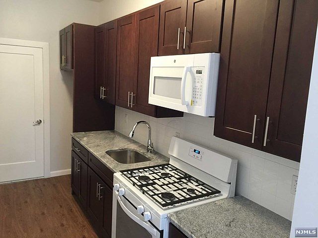1st image of 175 Cambridge Ave APT 1F