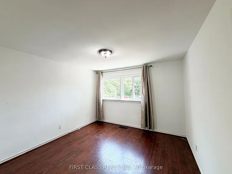 87 Vauxhall Dr — Photo 9