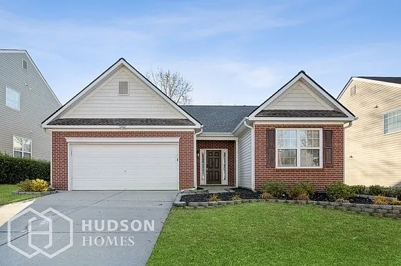 1060 Clairidge Ln — Photo 1