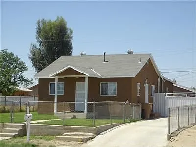 6755 Betty St photo 1