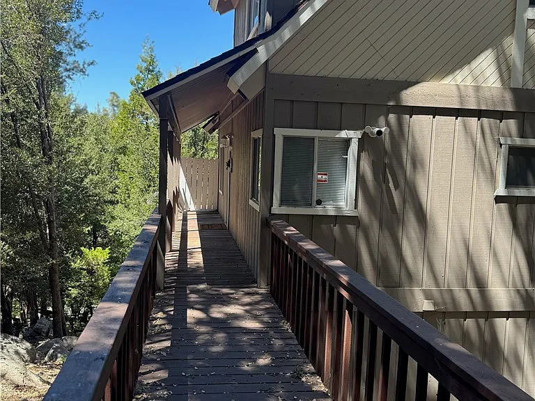 956 Teakwood Dr — Photo 3