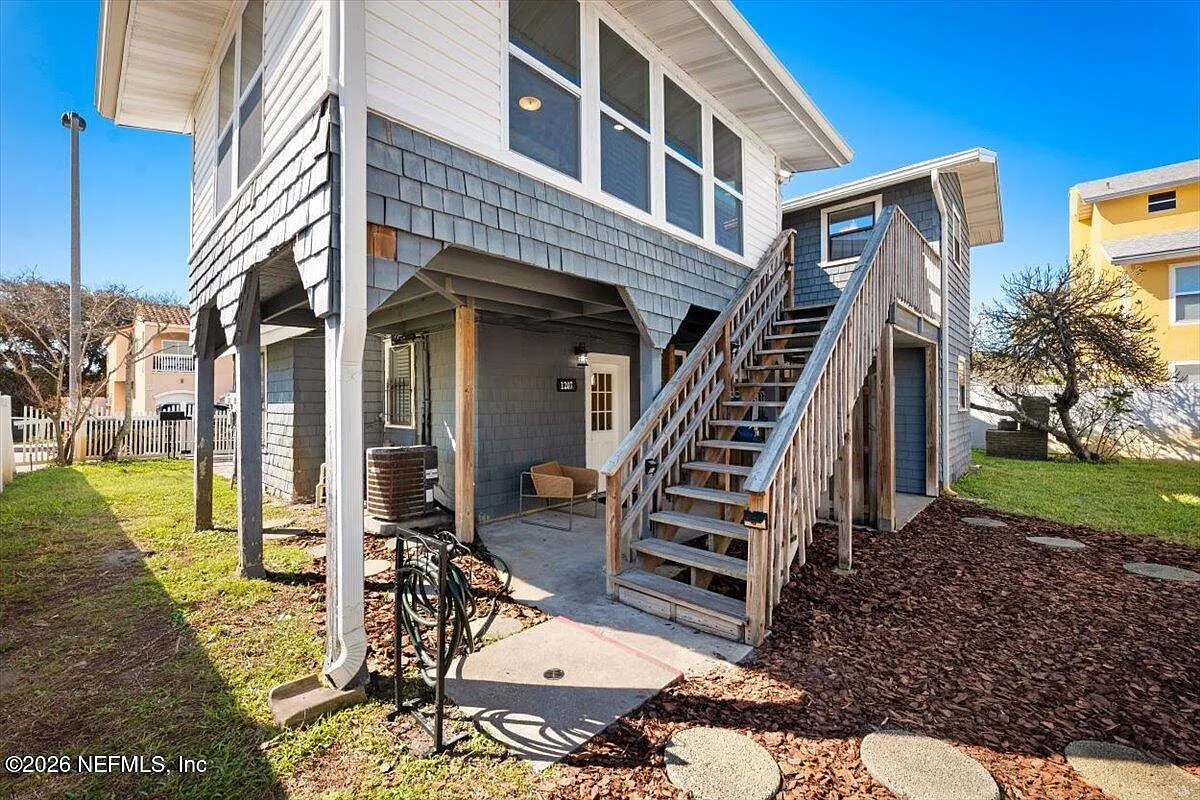 3 bed, 2.0 bath, 2256 sqft, $6,200 — Photo 4