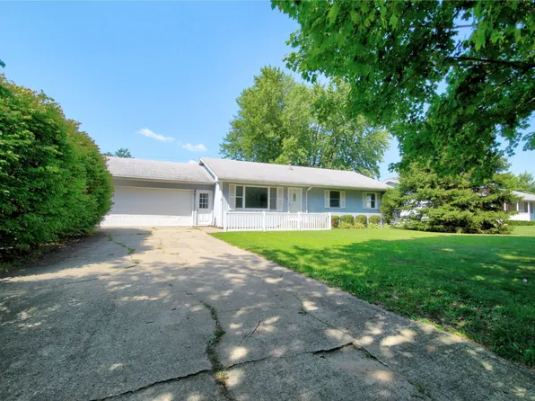714 E Sycamore St, Watseka, IL 60970