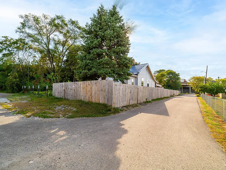 465 Brehl Ave — Photo 14