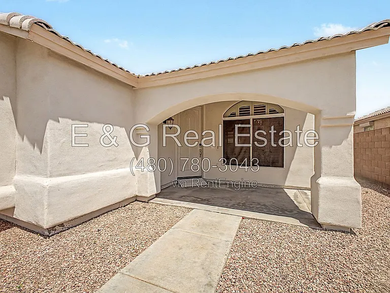 678 W Fremont Dr — Photo 3