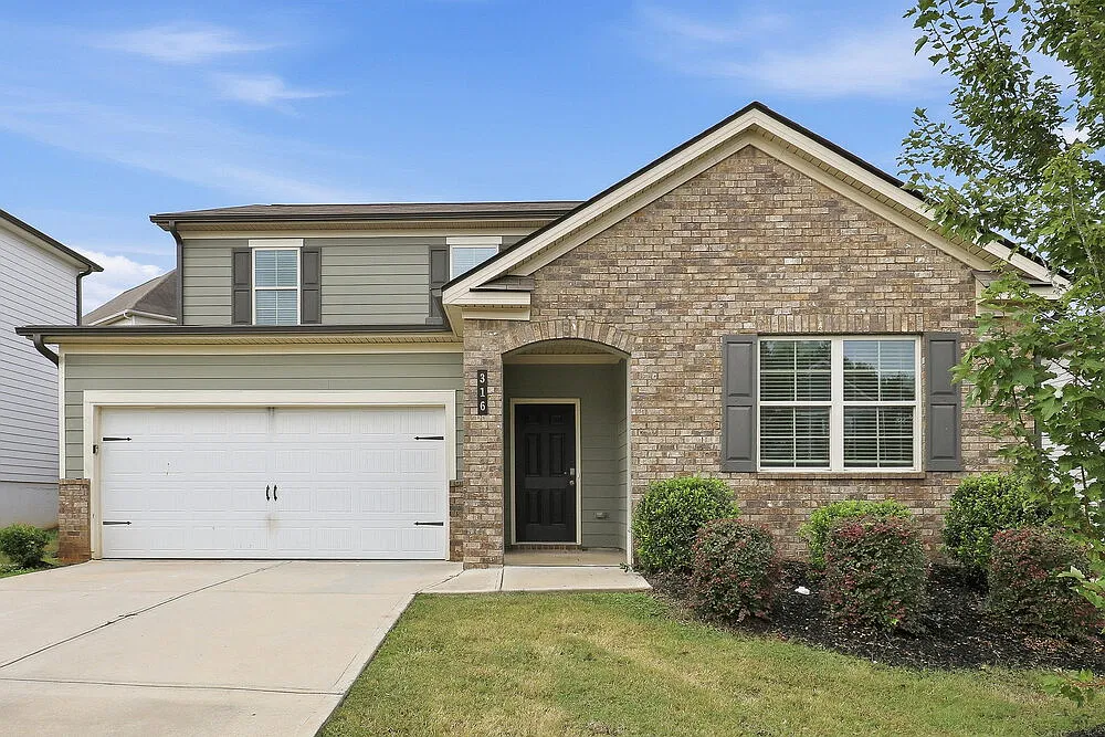 4 bed, 3.0 bath, 2570 sqft, $2,345 — Photo 1