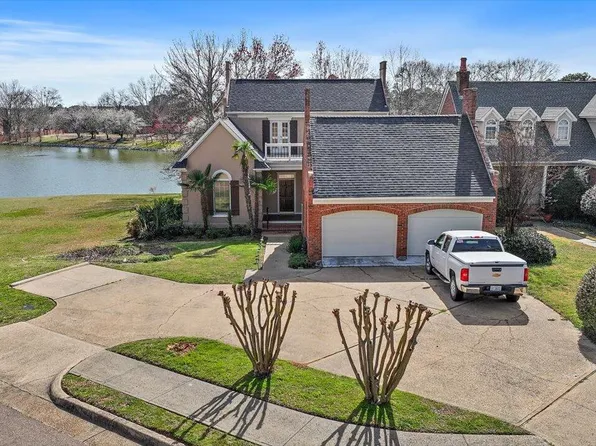 53 Autumn Hill Dr, Jackson, MS 39211