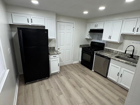 4th image of 1178 White Ave