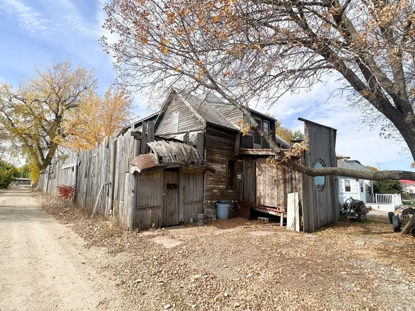 1019 Clifton Ave, Worthington, MN 56187